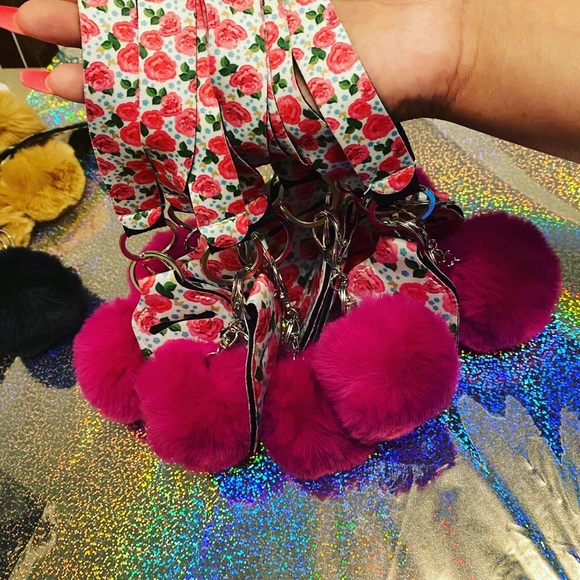 Wristlet Hand Sanitizer Keychain✨ - Picture 5 of 7